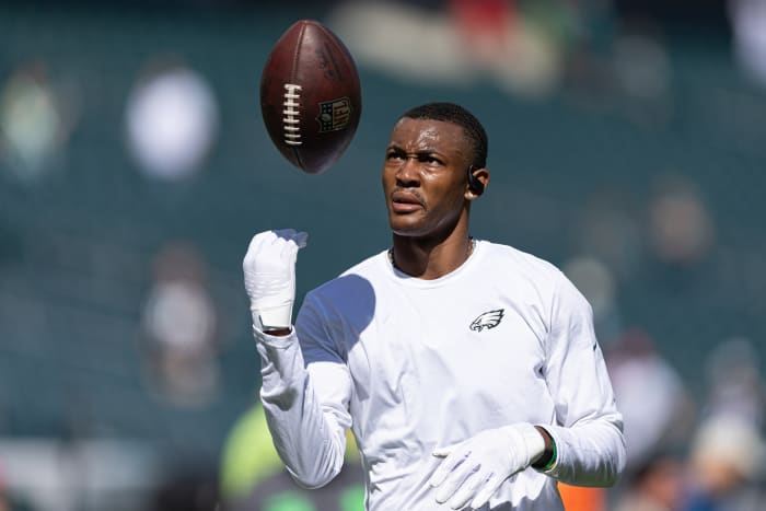 Receiver DeVonta Smith and the Philadelphia Eagles will wear their Kelly Green throwback uniforms in Week 7.
